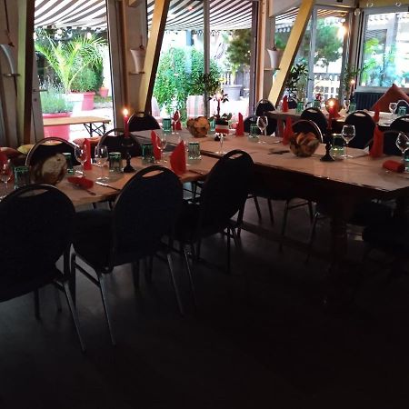 Hotel Restaurant Le Chanel Villieu 外观 照片