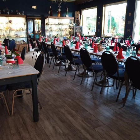 Hotel Restaurant Le Chanel Villieu 外观 照片